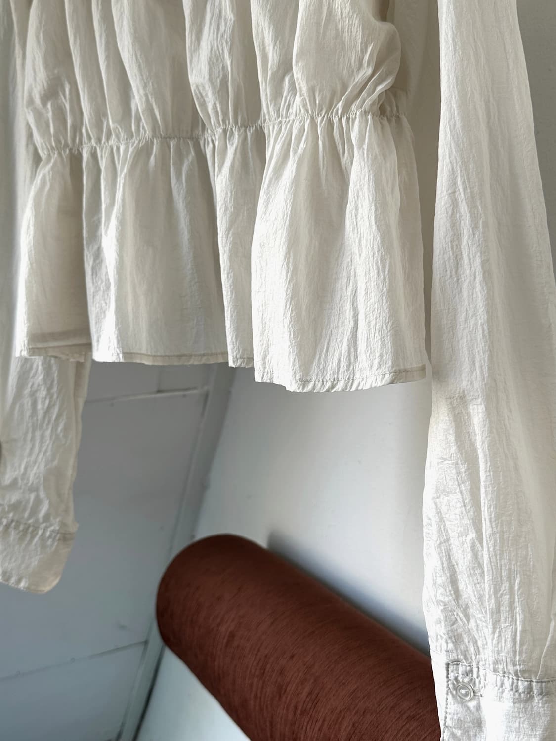 　 Sheer fabric design shirred blouse shi 상품이미지6