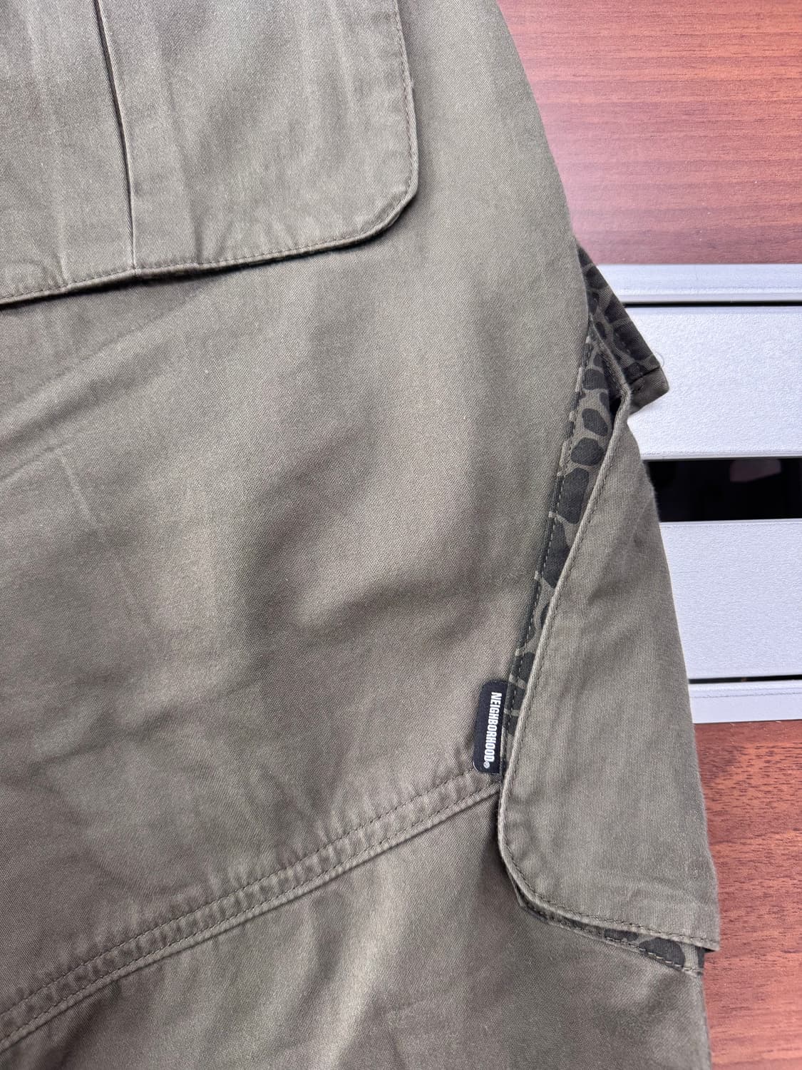 [M] 네이버후드 MIL-CARGO C-PANT 올리브 컬러 팝니다. 상품이미지3