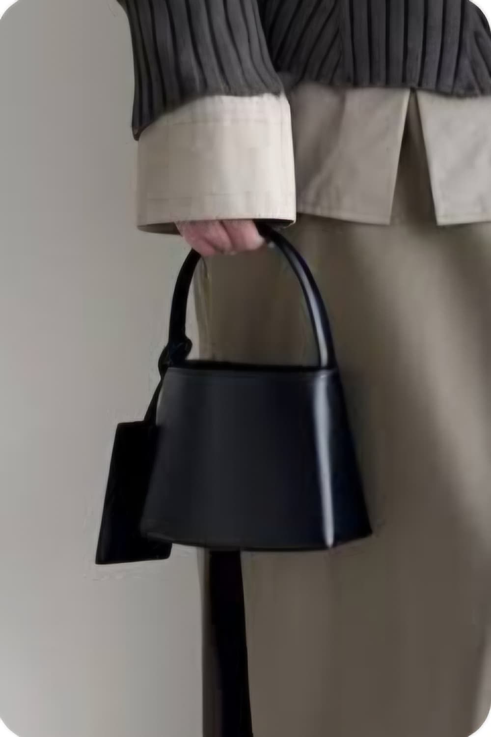 로우클래식 미니 커브백 블랙 토트백 상품이미지2