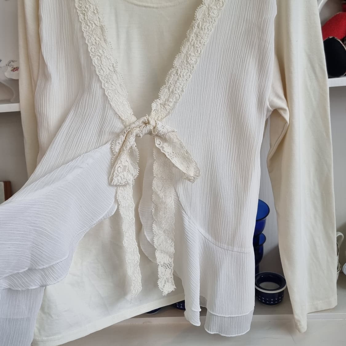 레이스 리본 아이보리 블라우스 상품이미지3