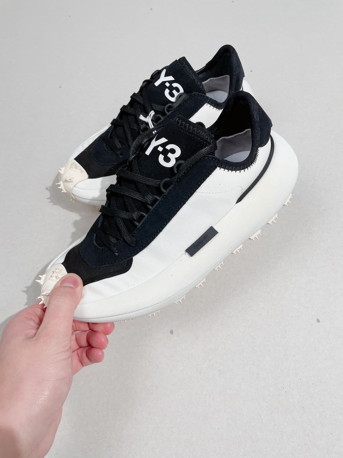 (정품/새상품) 와이쓰리 여성 마쿠라 블랙 화이트 스니커즈 상품이미지5