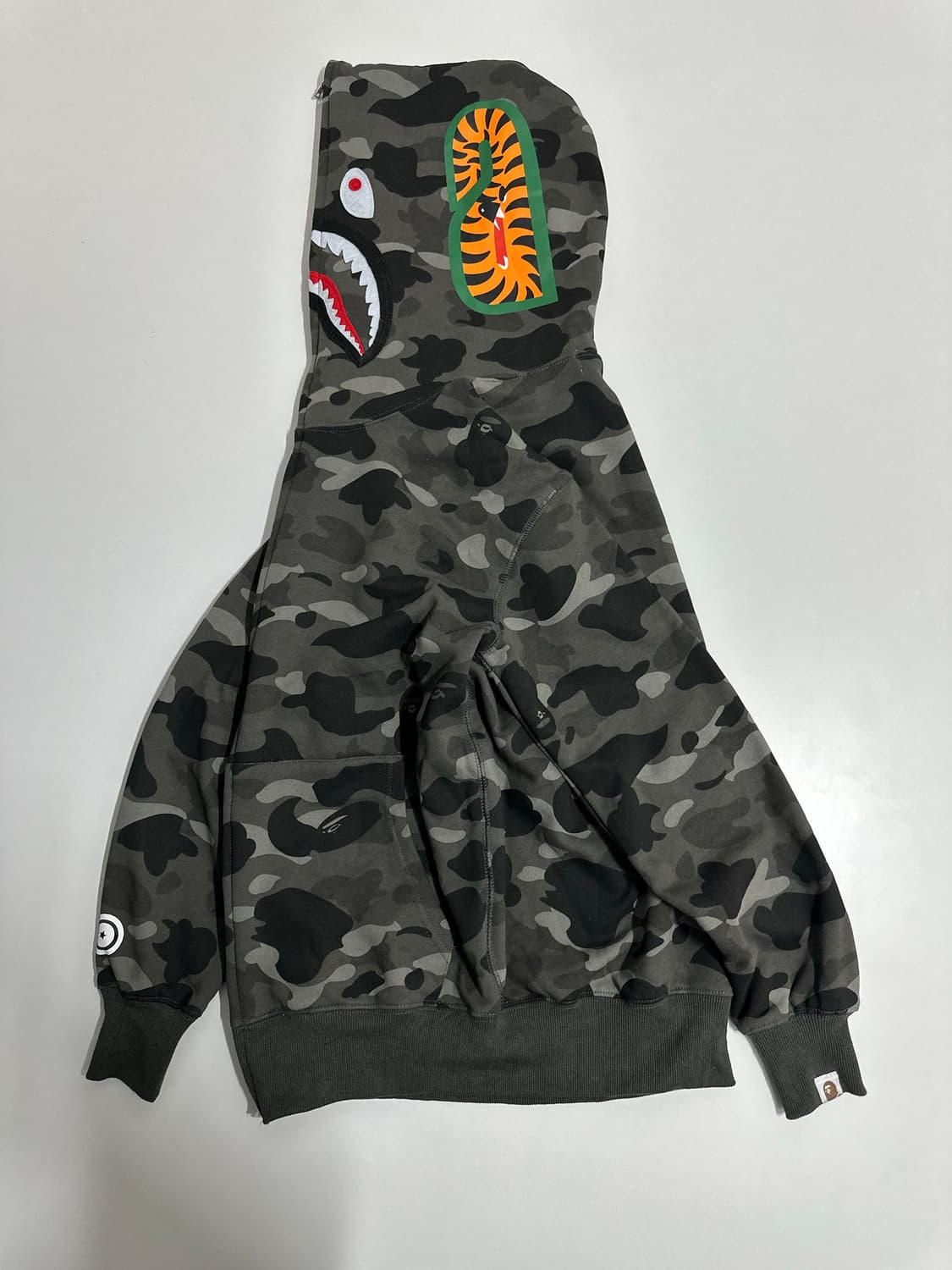 베이프 샤크 후드집업 흑계 카모 상품이미지4