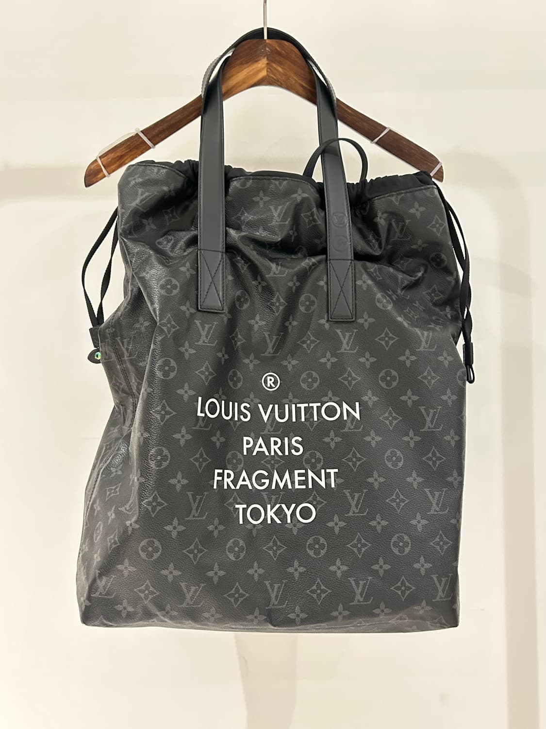 Louis Vuitton x Fragment Monogram Tote 상품이미지1