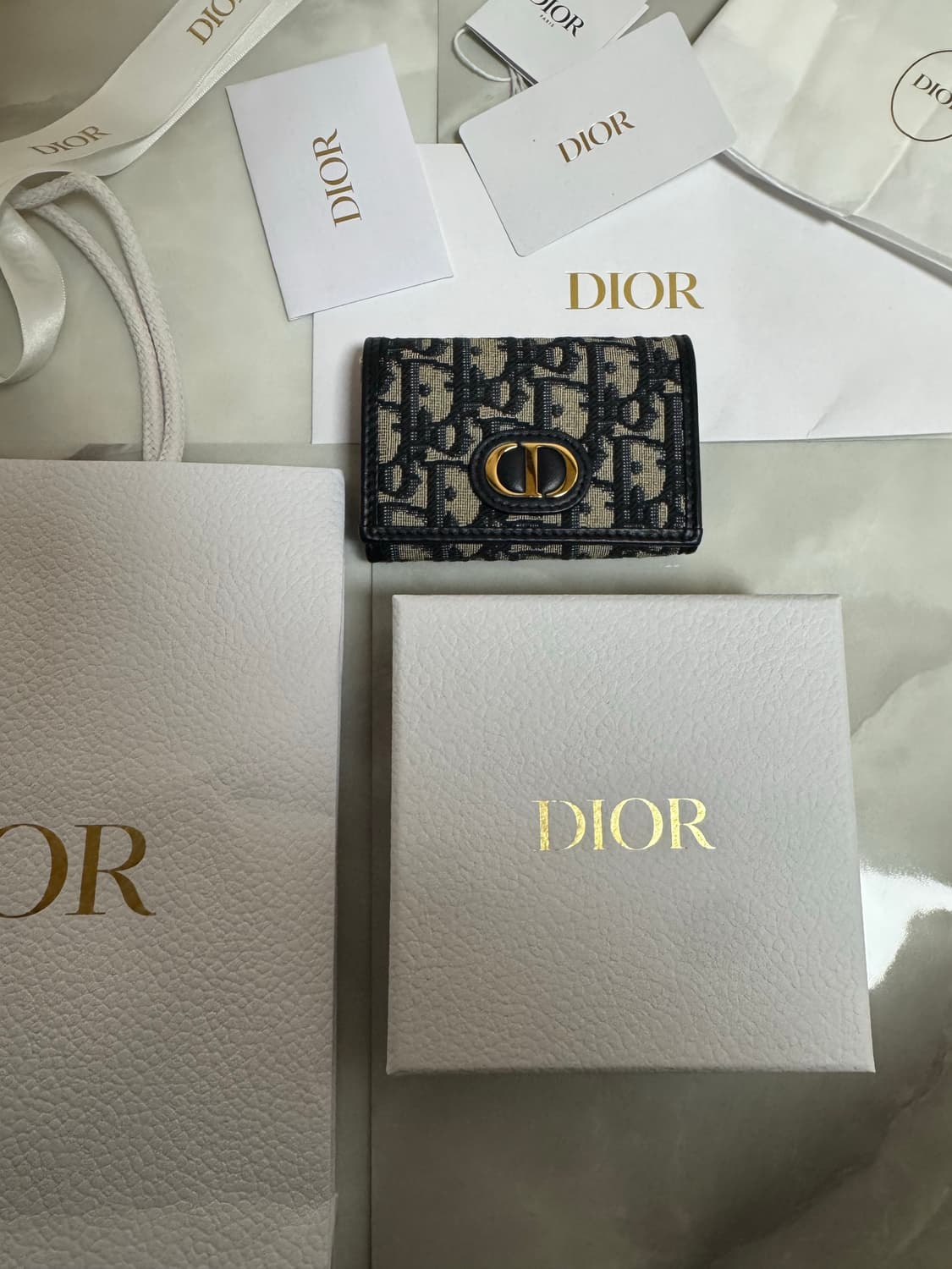 디올 몽테인 반지갑 롯데백화점 구매 상품이미지1