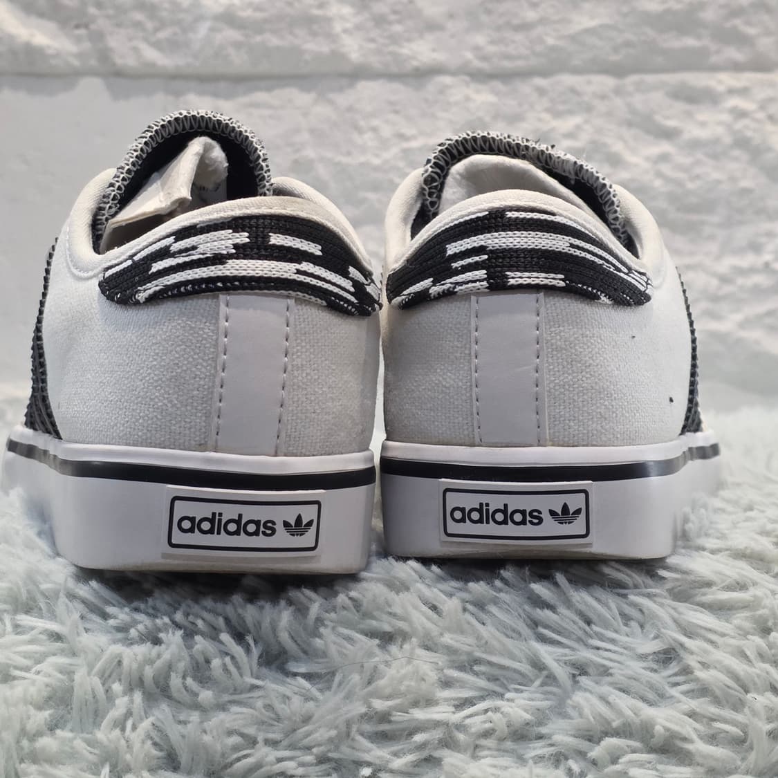 2q-17:아디다스 오리지널스 캔버스 로우 스니커즈(230mm)-상태굿 상품이미지3