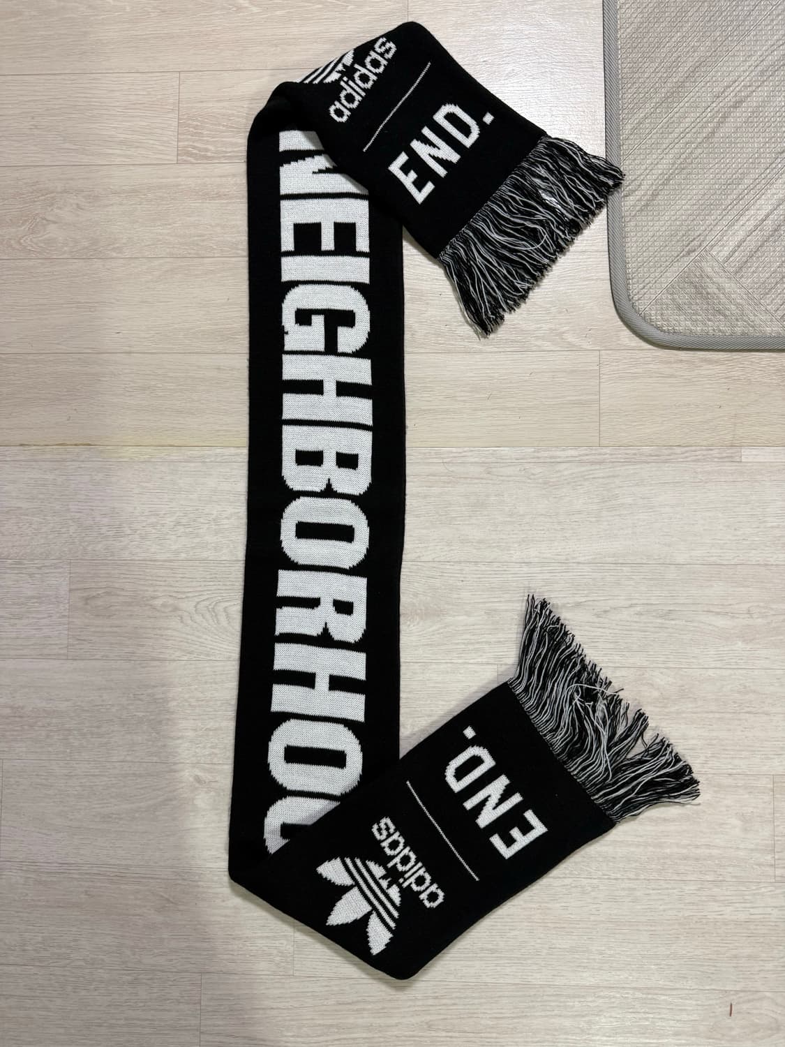 아디다스X네이버후드X앤드 머플러 상품이미지2