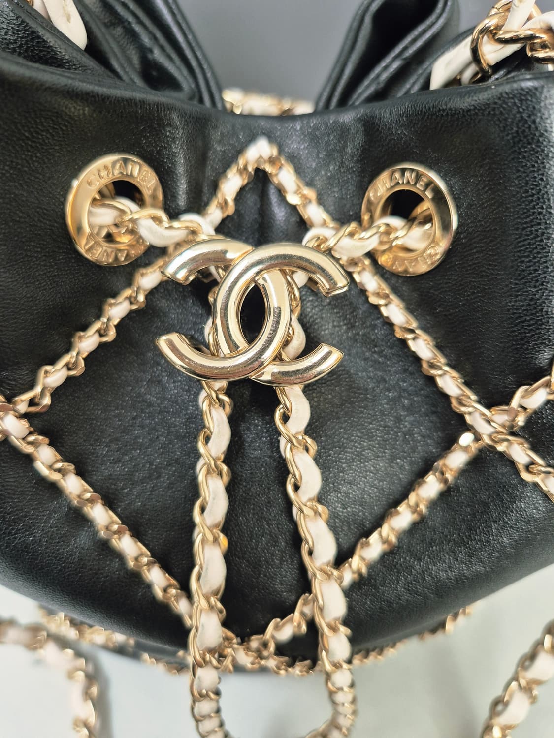 샤넬 드로스트링 체인 버킷백 상품이미지4