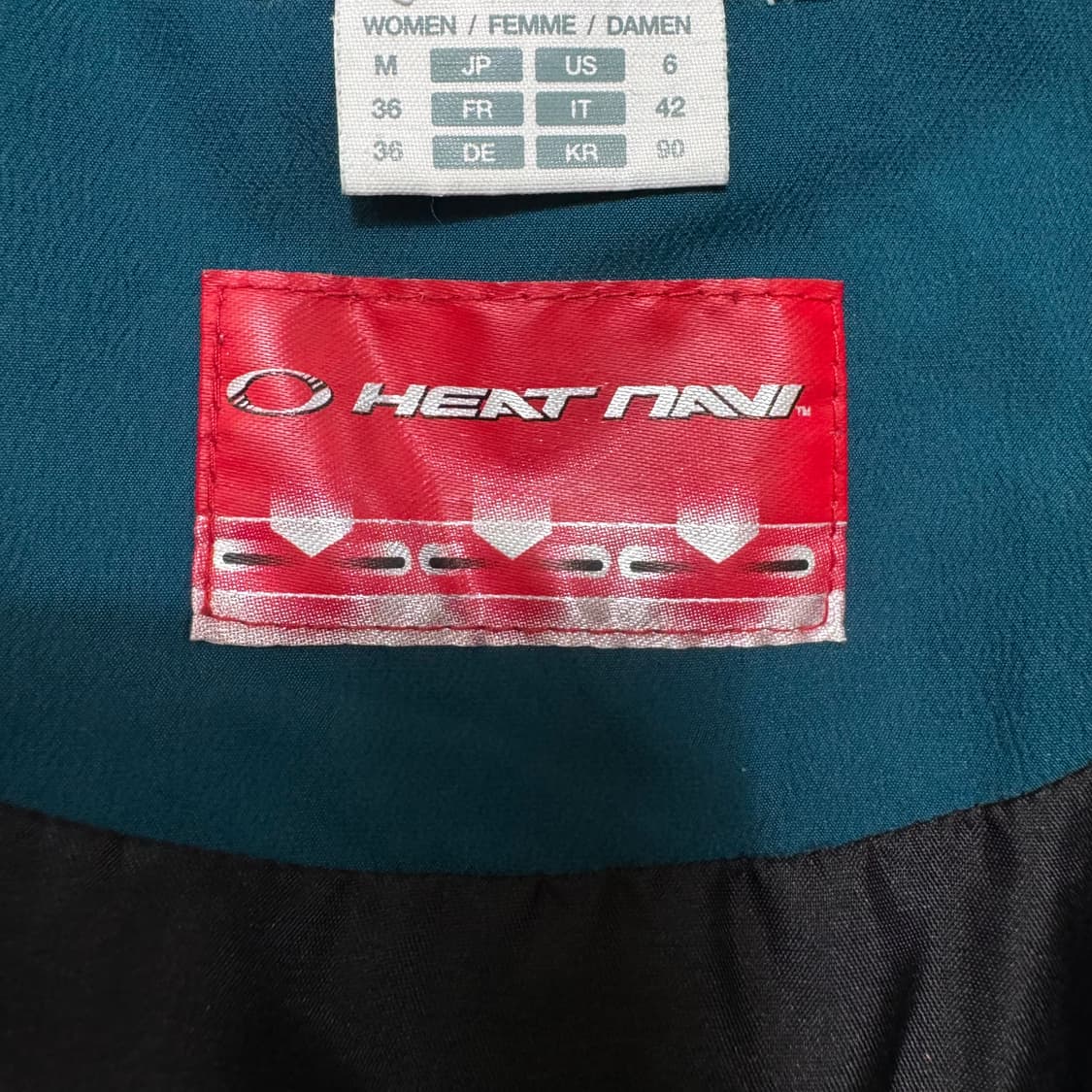 데상트 히트나비 패딩 상품이미지6