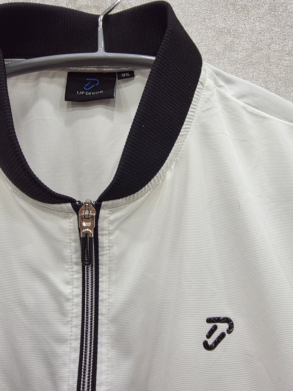 이안폴터디자인 여성 집업 반팔점퍼  24ss 상품이미지4