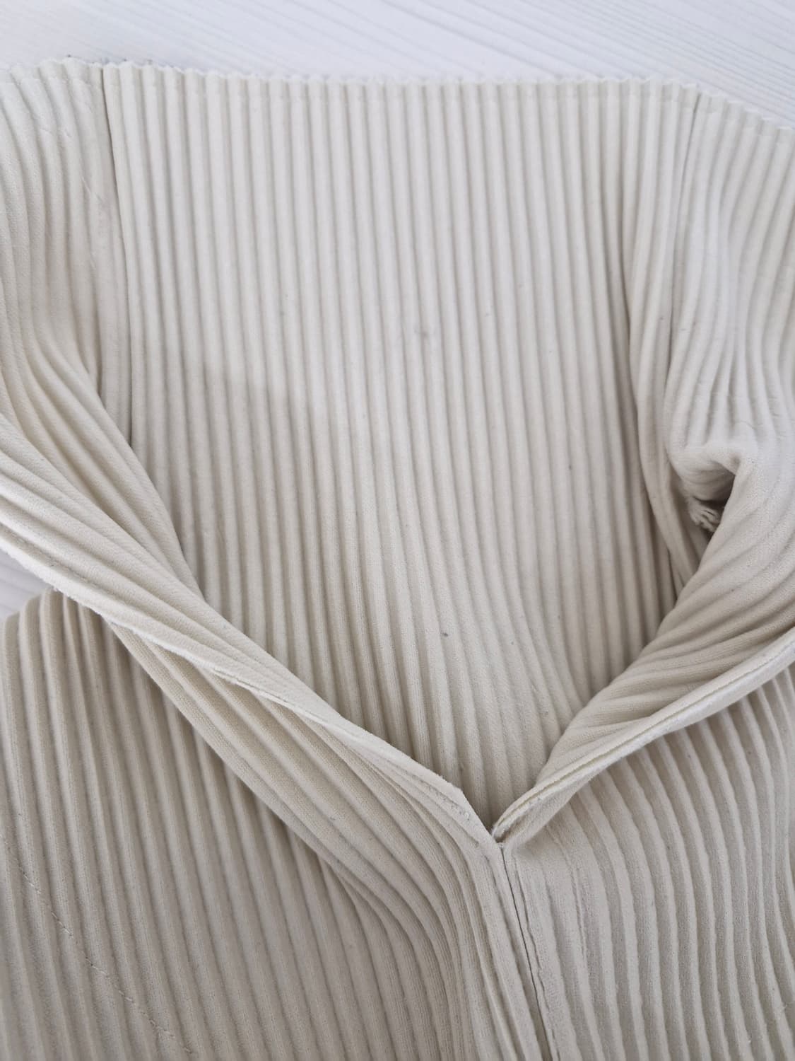 플리츠미 라플리(LAPLI)24년 헤리티지 플리츠 카라 풀오버 상품이미지7