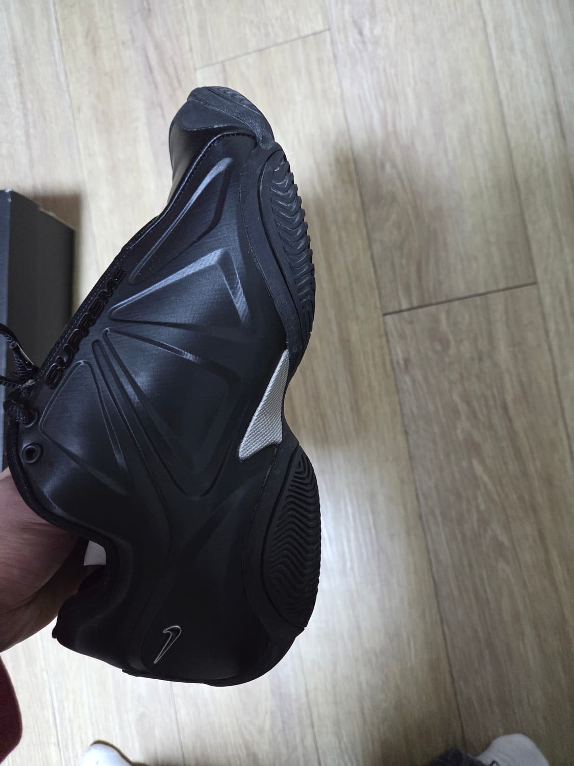 나이키 슈프림 에어 줌 코트포짓 260 상품이미지3