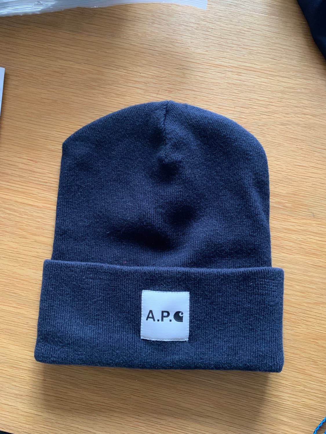 A.P.C.와 칼하트의 콜라보 비니입니다 상품이미지1