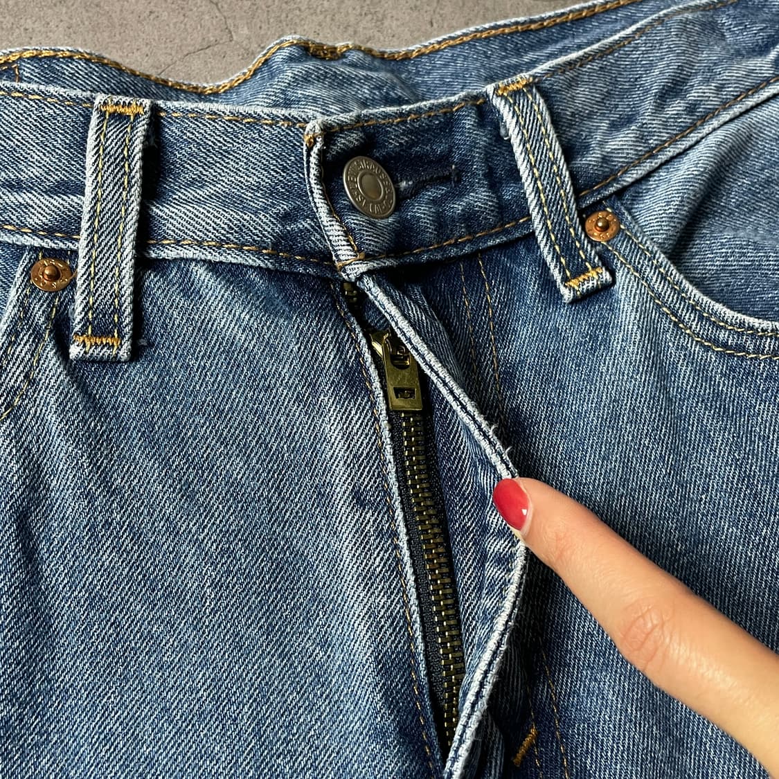 LEVI'S 리바이스550 빈티지 테이퍼드핏 데님 팬츠 A00677 상품이미지3