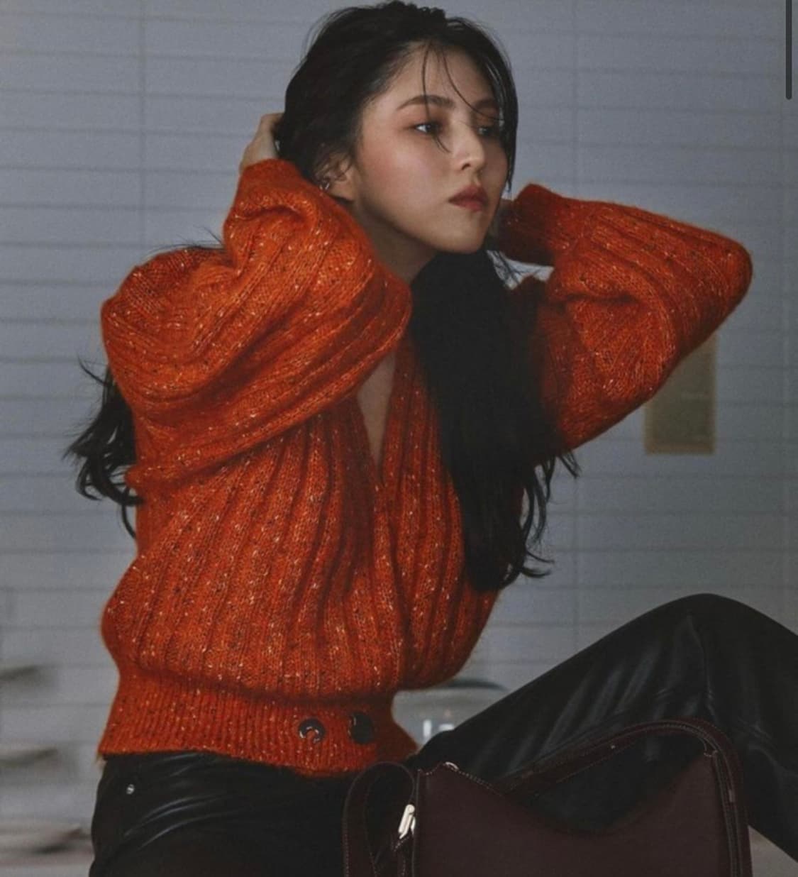 (한소희 착용!!)앤더슨벨 브이넥 가디건 Andersson Bell 상품이미지5