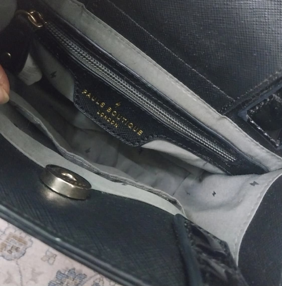 폴스부띠끄 에나멜 미니 크로스백 상품이미지5