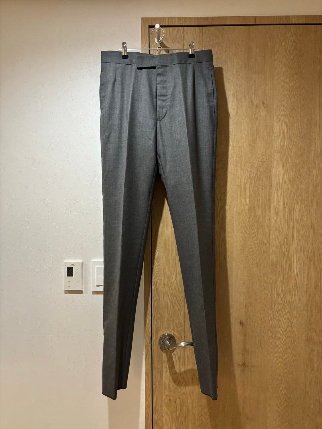 톰브라운 클래식 수트 0 사이즈 팝니다 상품이미지3