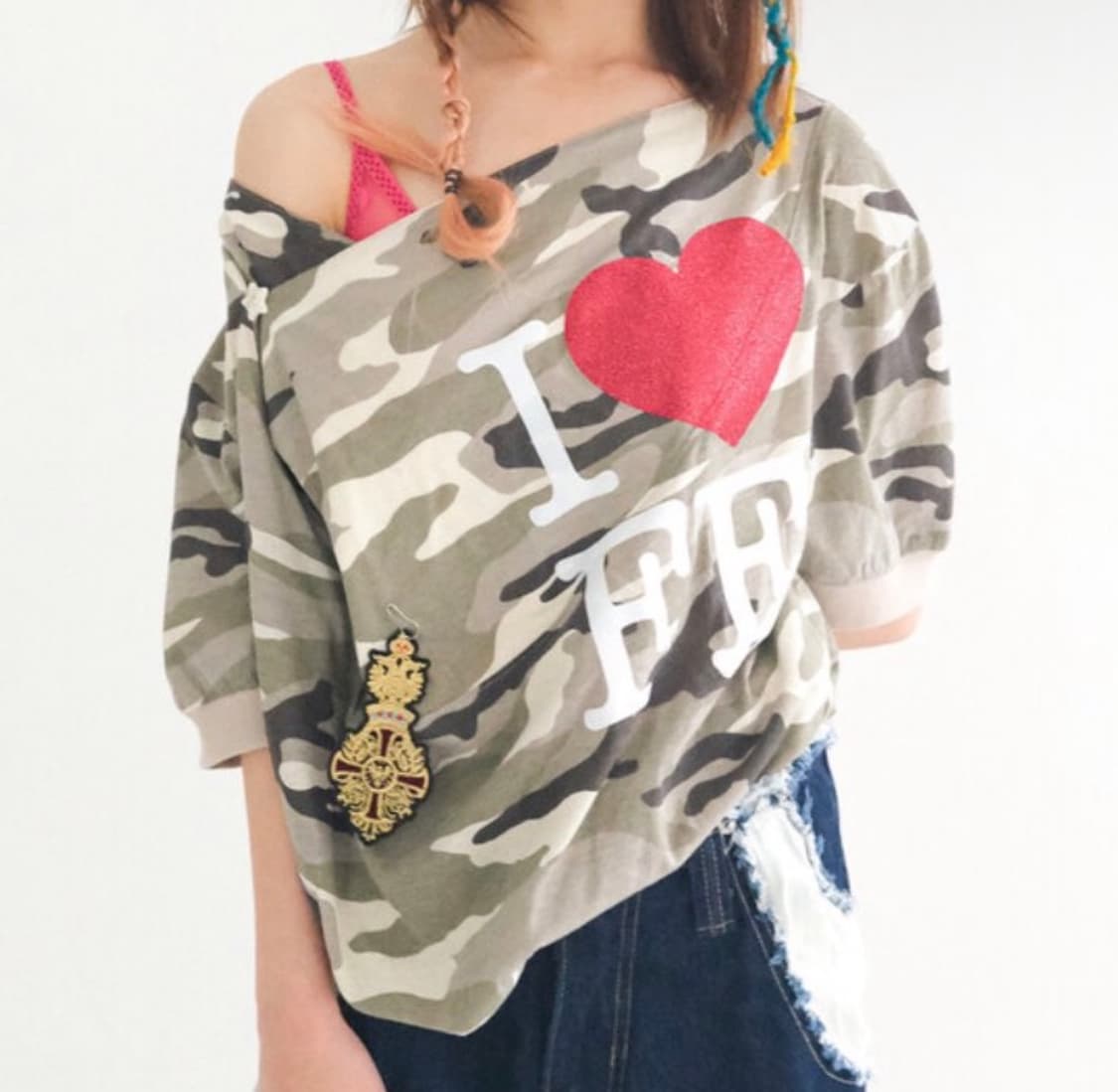 샵페어리 넥 버튼 카모 티셔츠 cowl neck button camo 상품이미지2