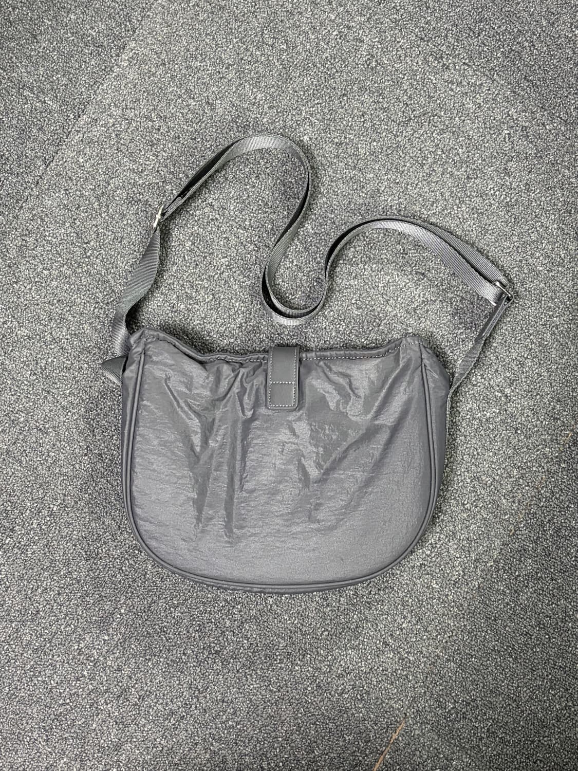 해칭룸 웨이비 백 Wavy Bag Mini Padded Nylon 상품이미지3