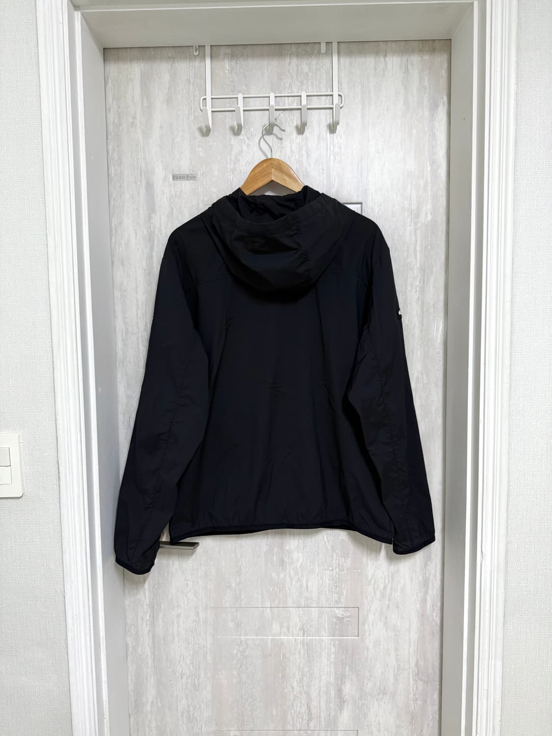 남성 105 / 디스커버리 경량 바람막이 블랙 상품이미지8