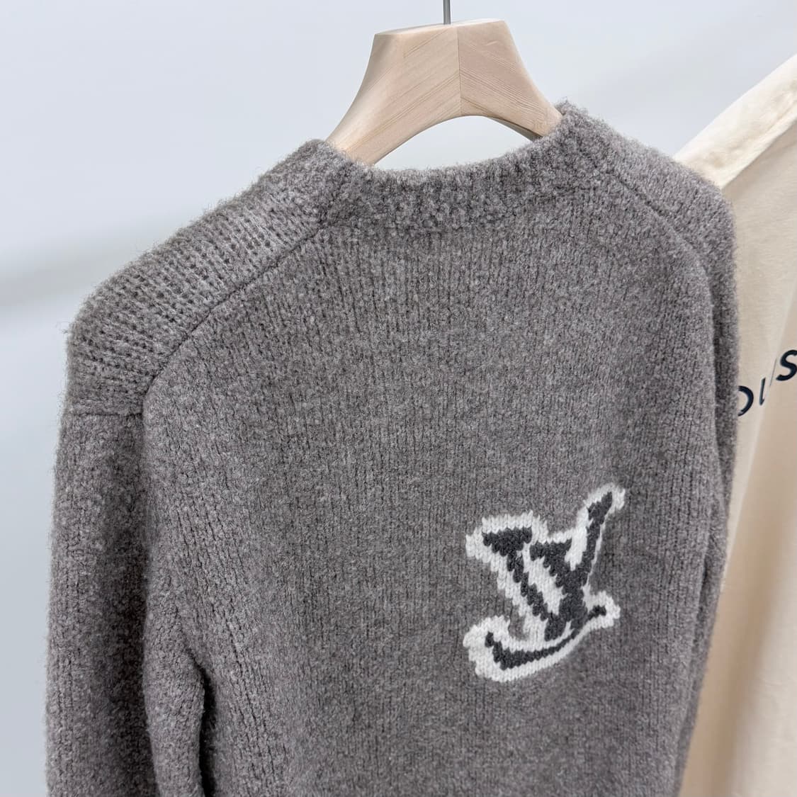 [S+급/S] 루이비통 LV 인타르시아 크루넥 니트 라바 스모크 상품이미지6