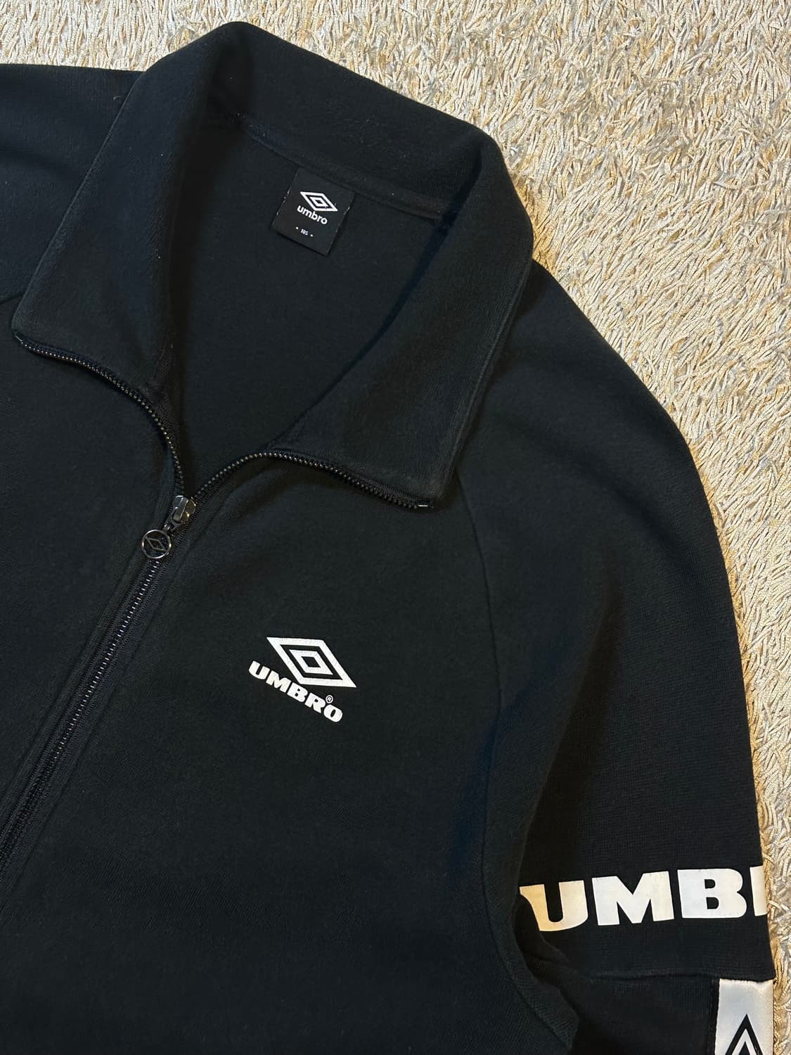 엄브로 UMBRO 사이드라인 로고 코튼 트랙 집업 자켓 블랙 상품이미지2