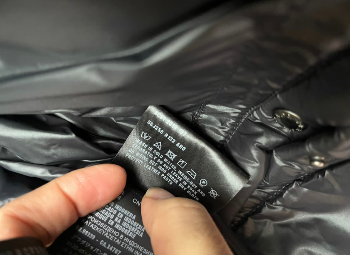 [54] 프라다 남성 패딩 블랙 54 상품이미지4