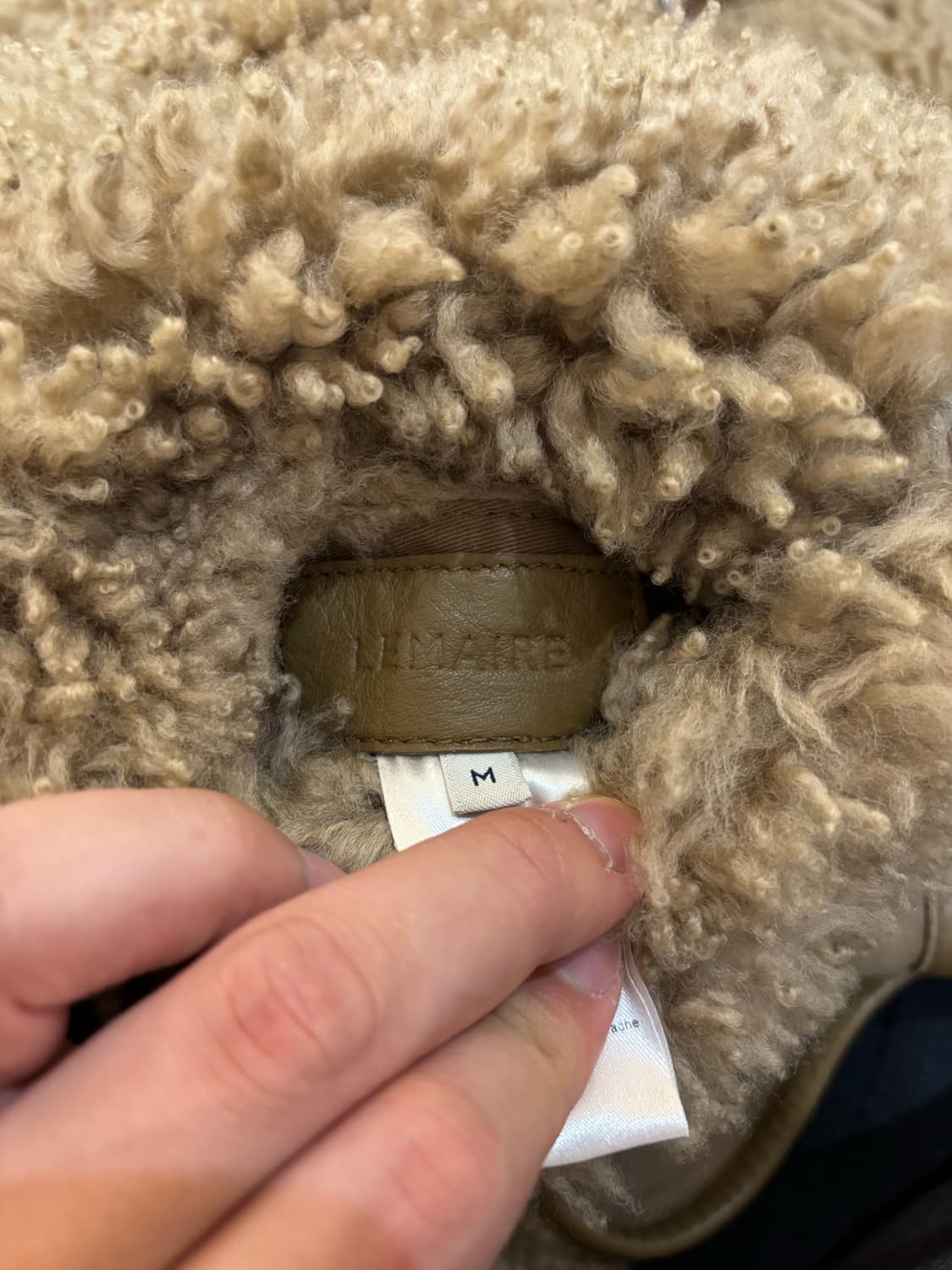 르메르 23fw 시어링 리버시블 무스탕 m 팝니다 상품이미지5