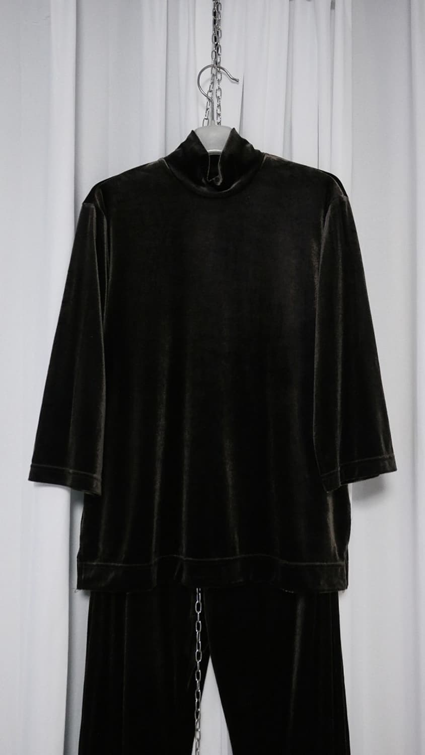 MIKVE 미크베 벨벳 소재 터틀넥 상하의 세트 55 상품이미지7