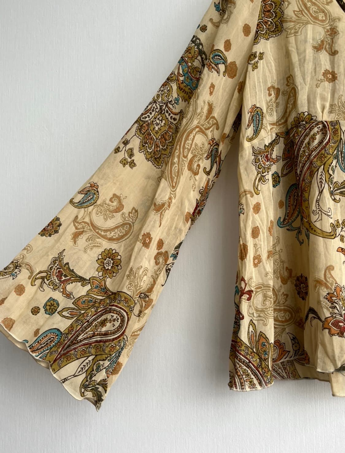 베이지 페이즐리 플레어 블라우스  상품이미지4