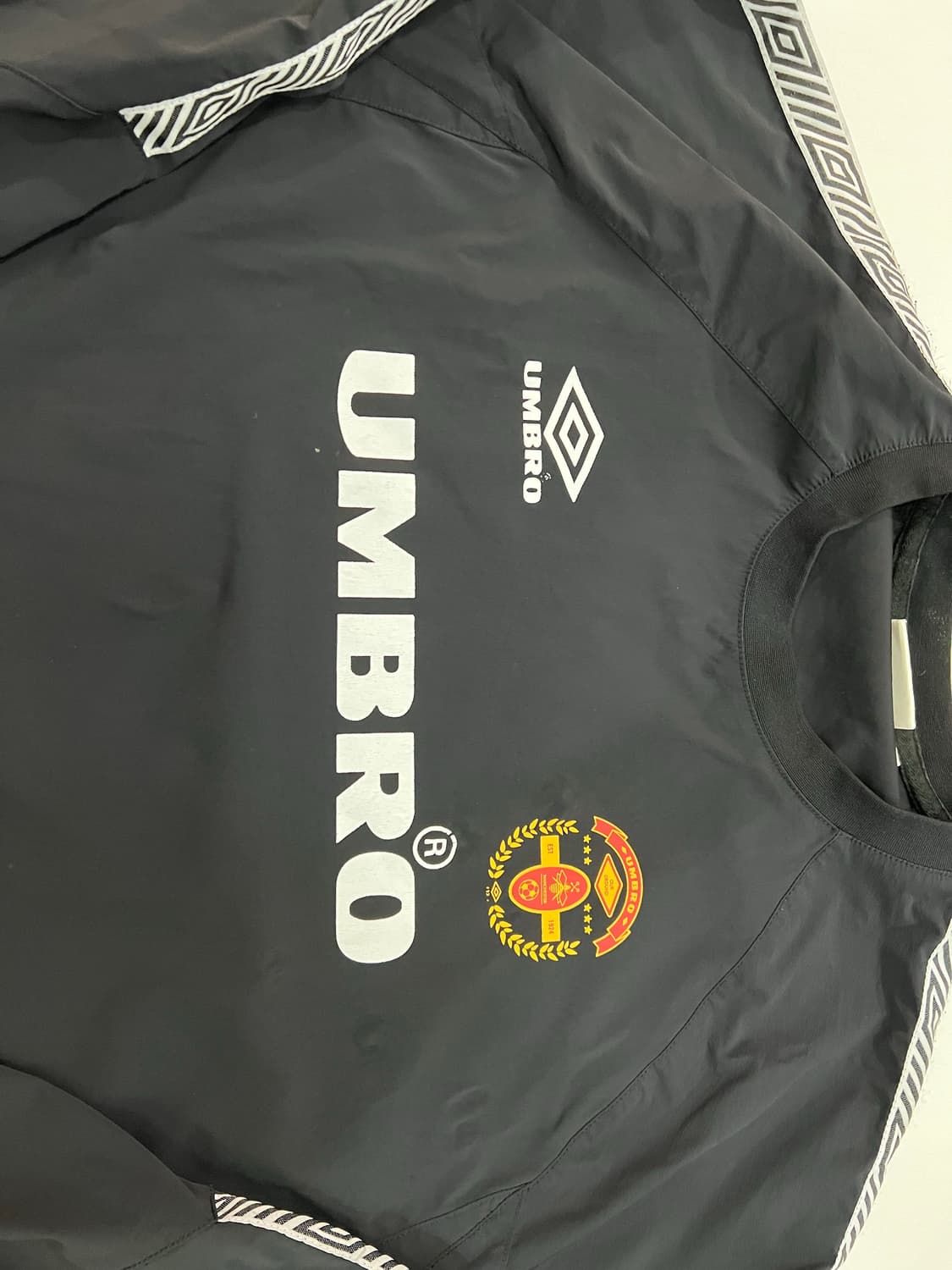 Umbro 바람막이 상품이미지2