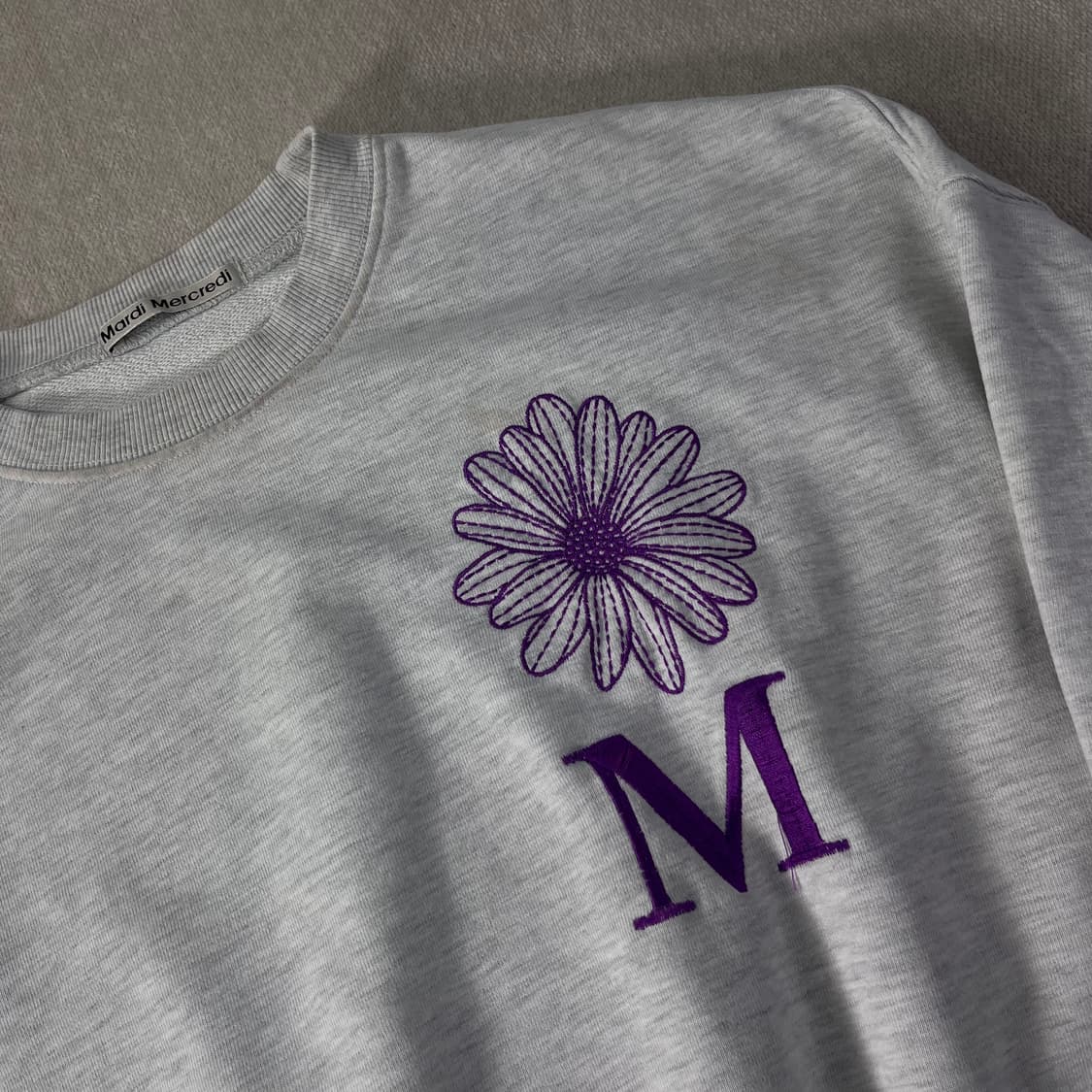 100 마르디 메크르디 자수 맨투맨 상품이미지2