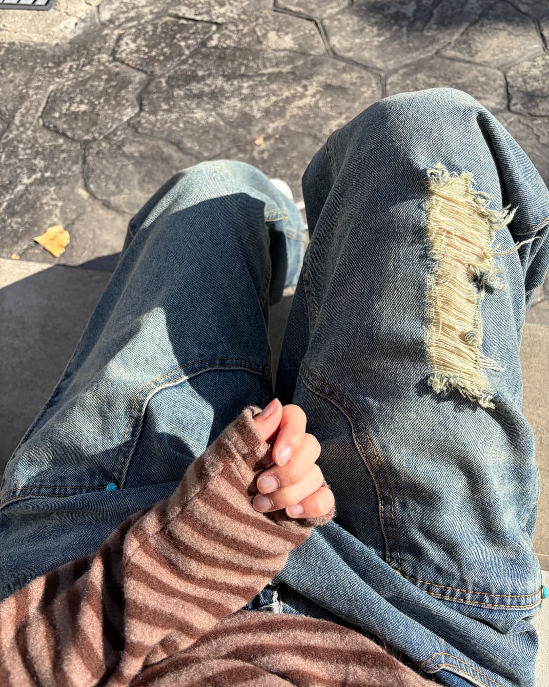 [unisex] 더스티 워싱 데미지 더블니 와이드 데님 pts 상품이미지2