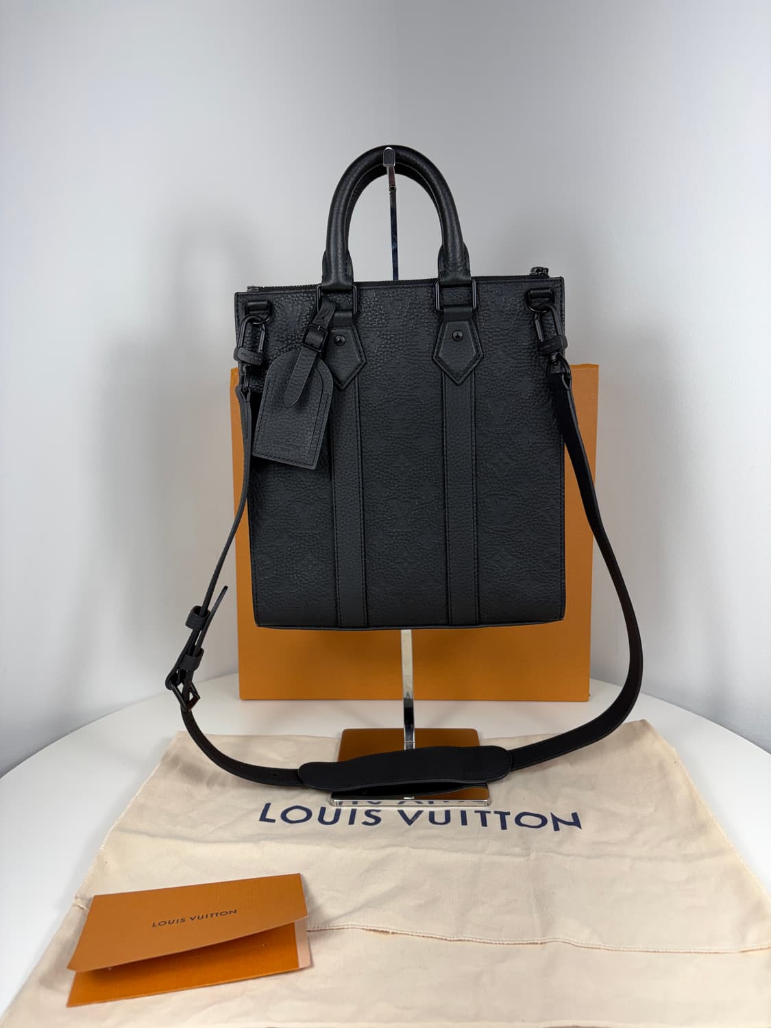 루이비통 M21884 토뤼옹 삭플라 토트백 크로스백 상품이미지1