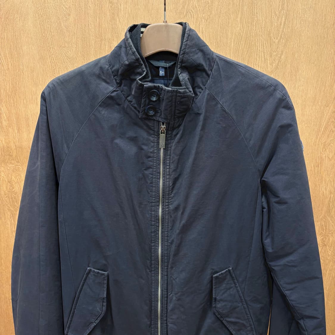 아르마니 진스 하이넥 라이트 집업 점퍼 배색 립 마감 레귤러핏 블랙 상품이미지4