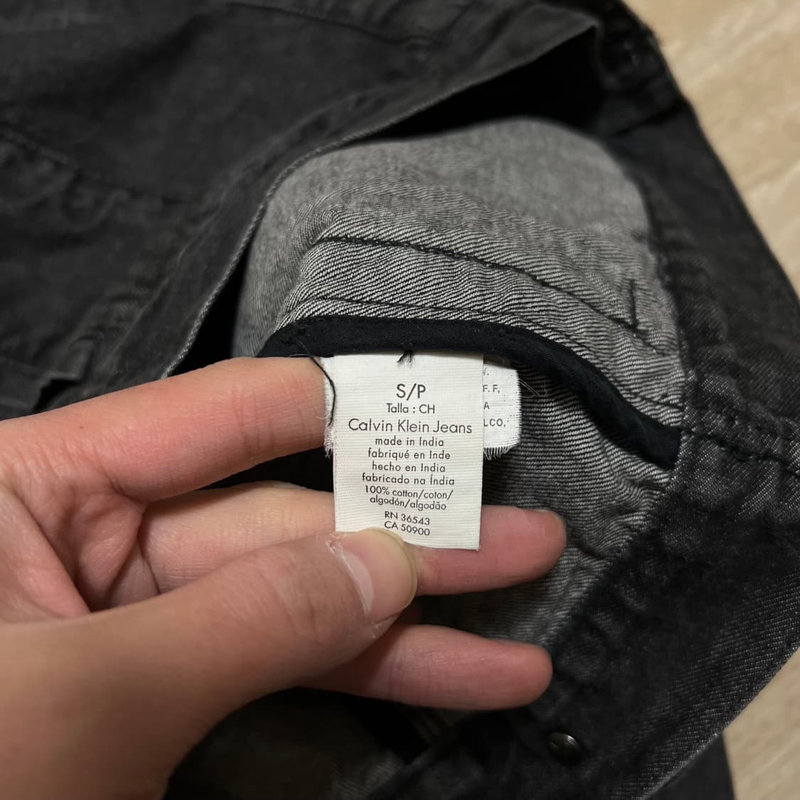 켈빈클라인 진스 배색 카라 워싱 데님 흑청자켓 [블랙] S/90 상품이미지5