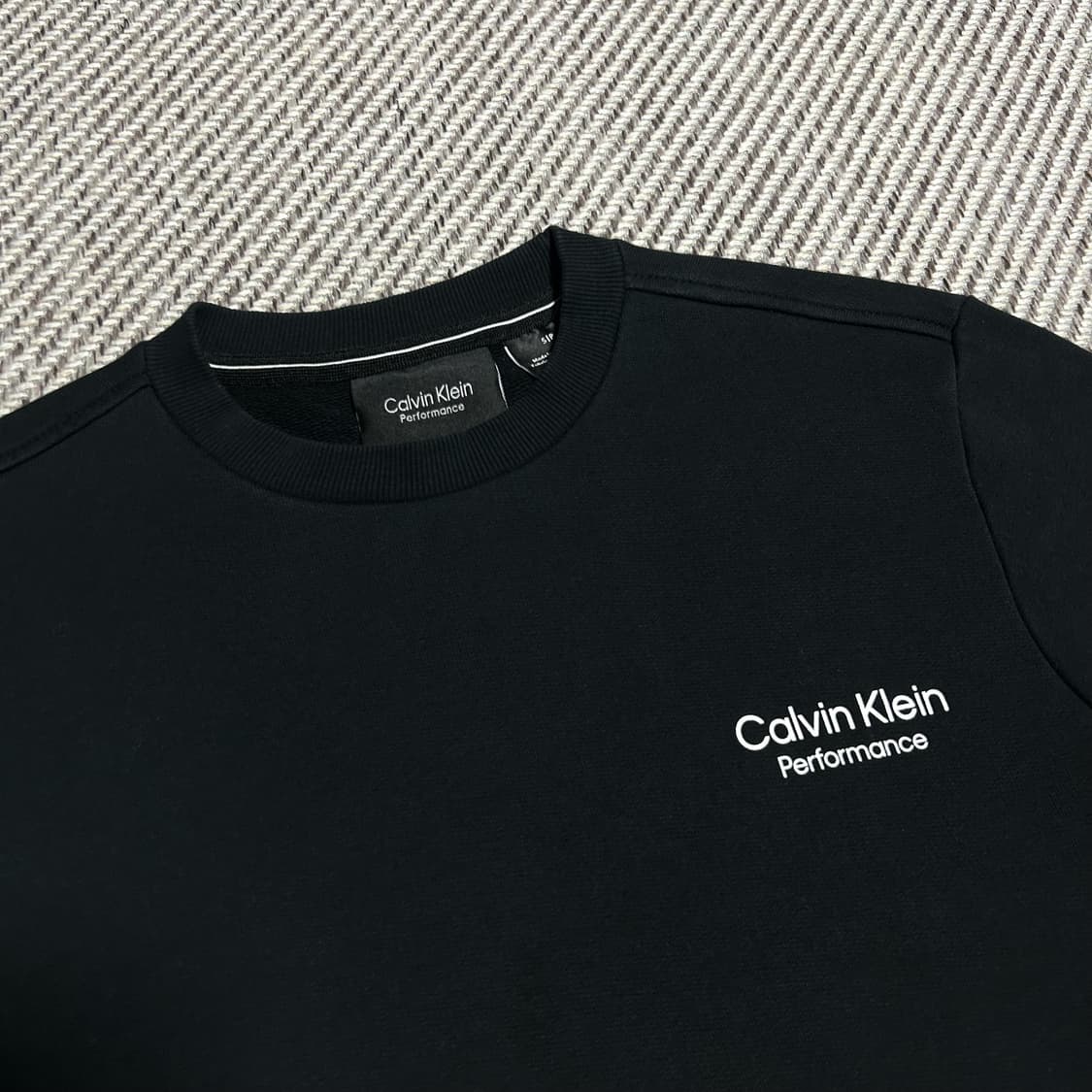 [S] Calvin 캘빈클라인 우먼즈 퍼포먼스 블랙 맨투맨 상품이미지2