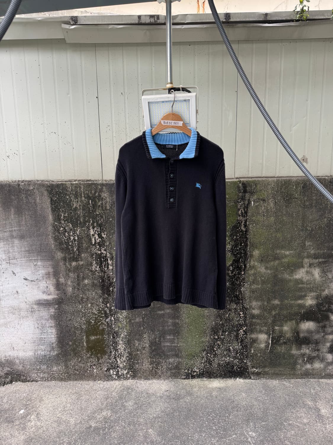 버버리 블랙라벨 헨리넥 니트 상품이미지1