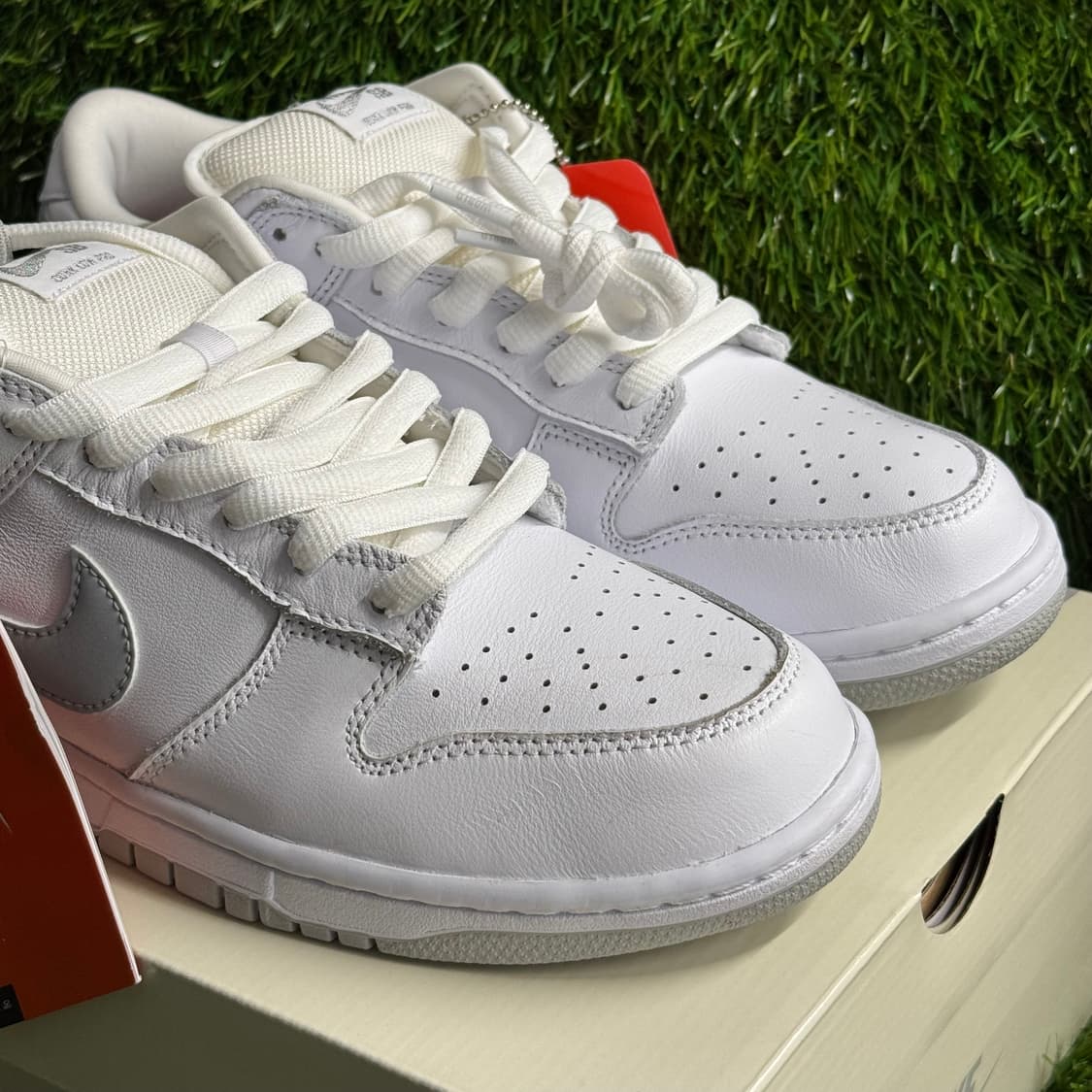 나이키 x 슈프림 SB 덩크 로우 화이트 상품이미지3