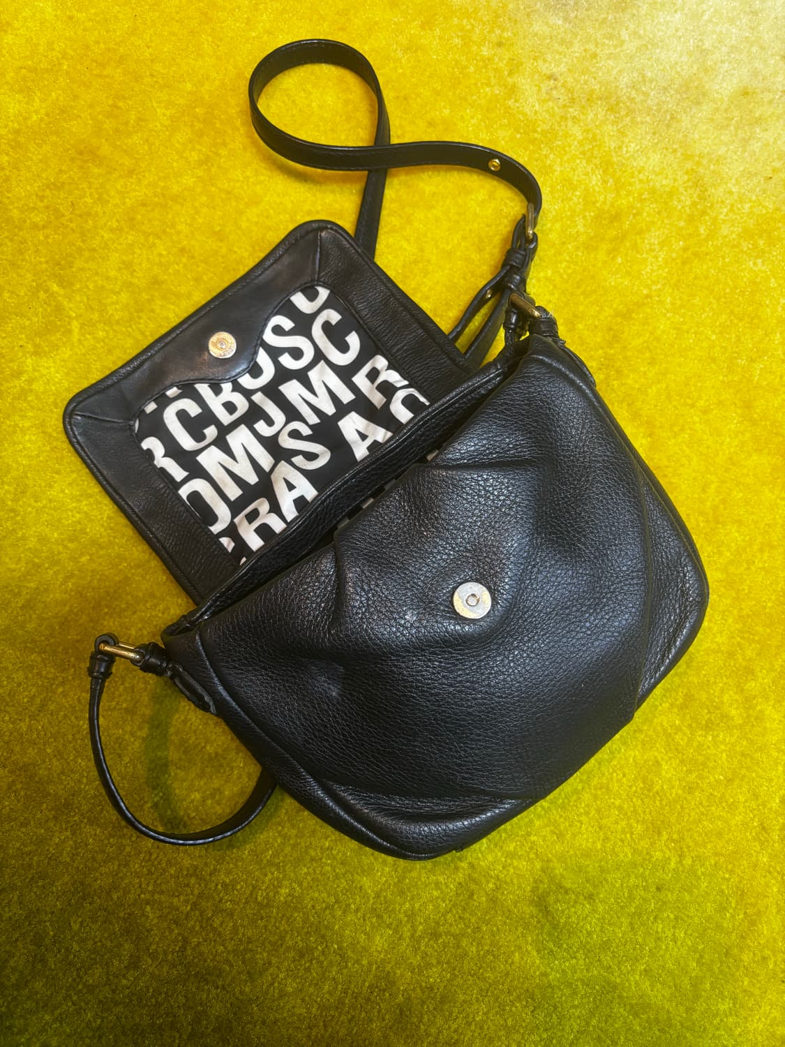 마크 제이콥스 클래식 Q 플랩 퍼시 미니 크로스백 상품이미지9