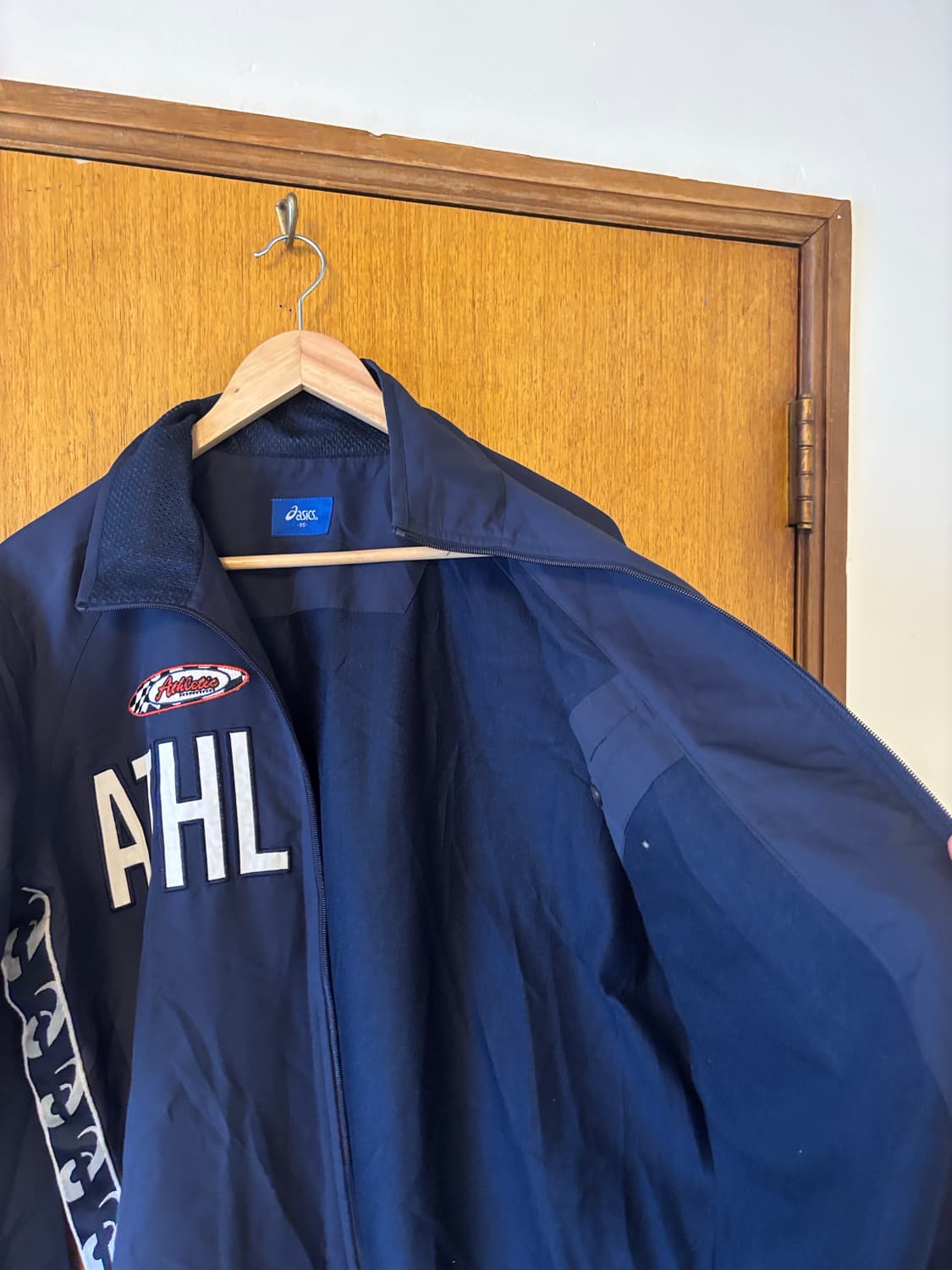 아식스 올드스쿨 네이비 바람막이 자켓 상품이미지4