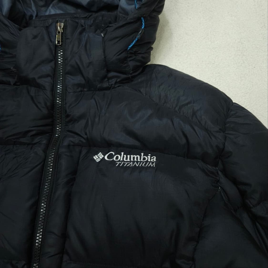 컬럼비아 티타늄 후드 패딩 M 상품이미지4