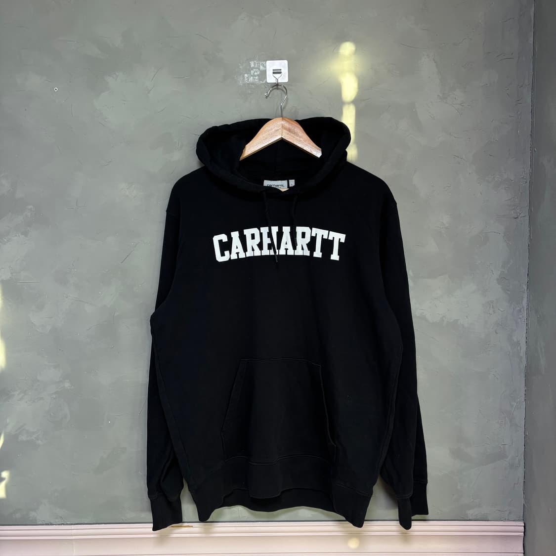 칼하트 wip 빅로고 후드 블랙 상품이미지1