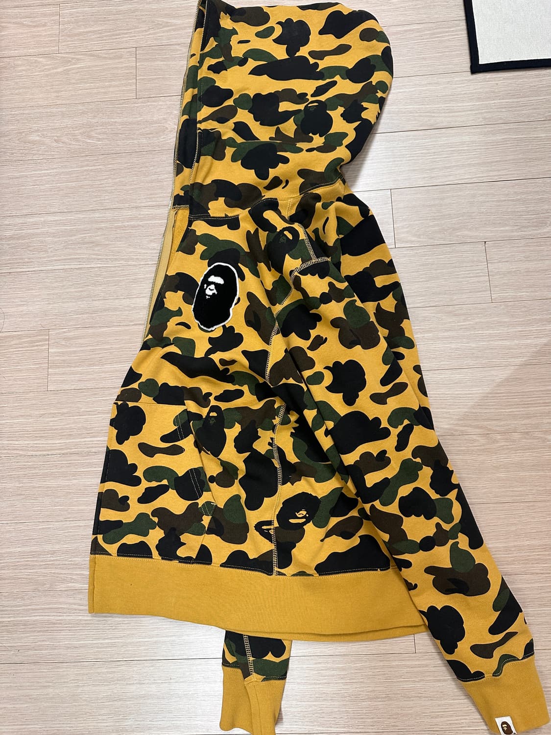 베이프 퍼스트 카모 풀 집 후드 옐로우 상품이미지2