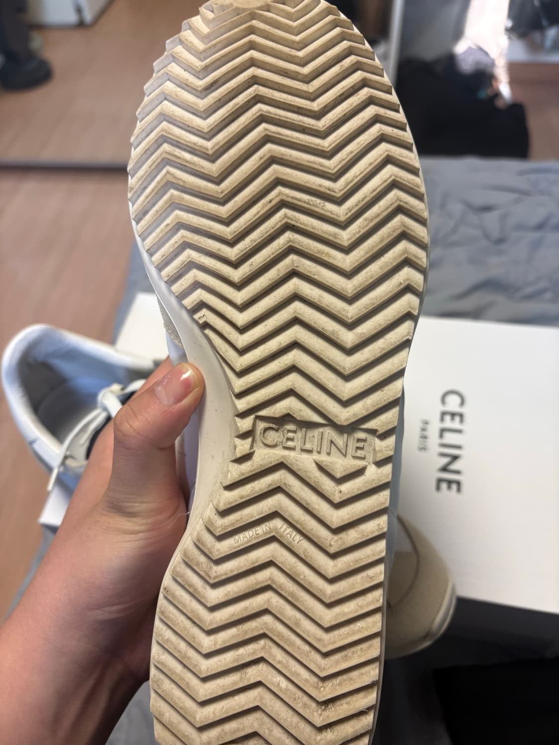 셀린느 카프스킨 레이서 스니커즈 45 베이지 상품이미지9