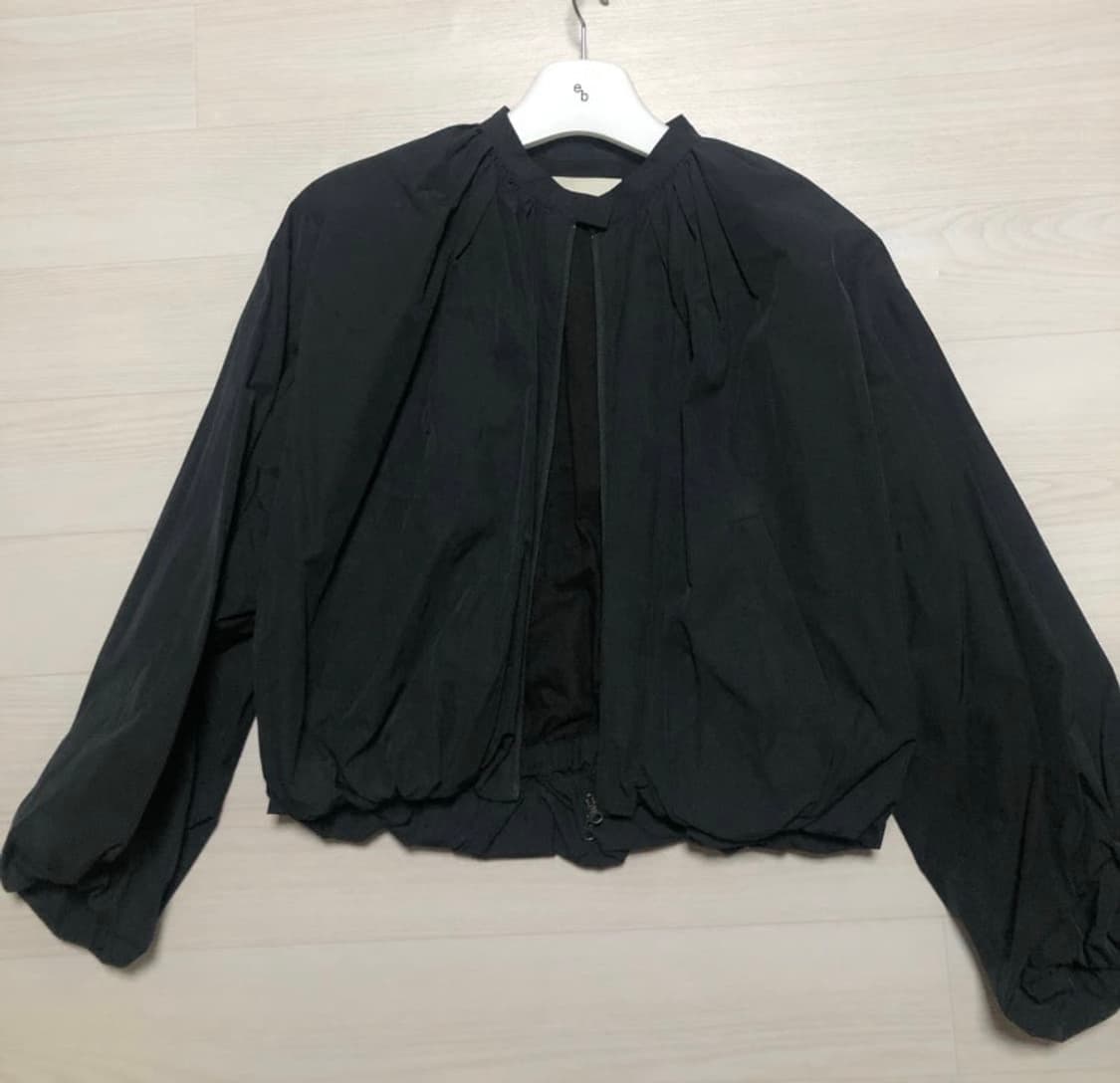 아모멘토 벌룬 퍼프 자켓  상품이미지5