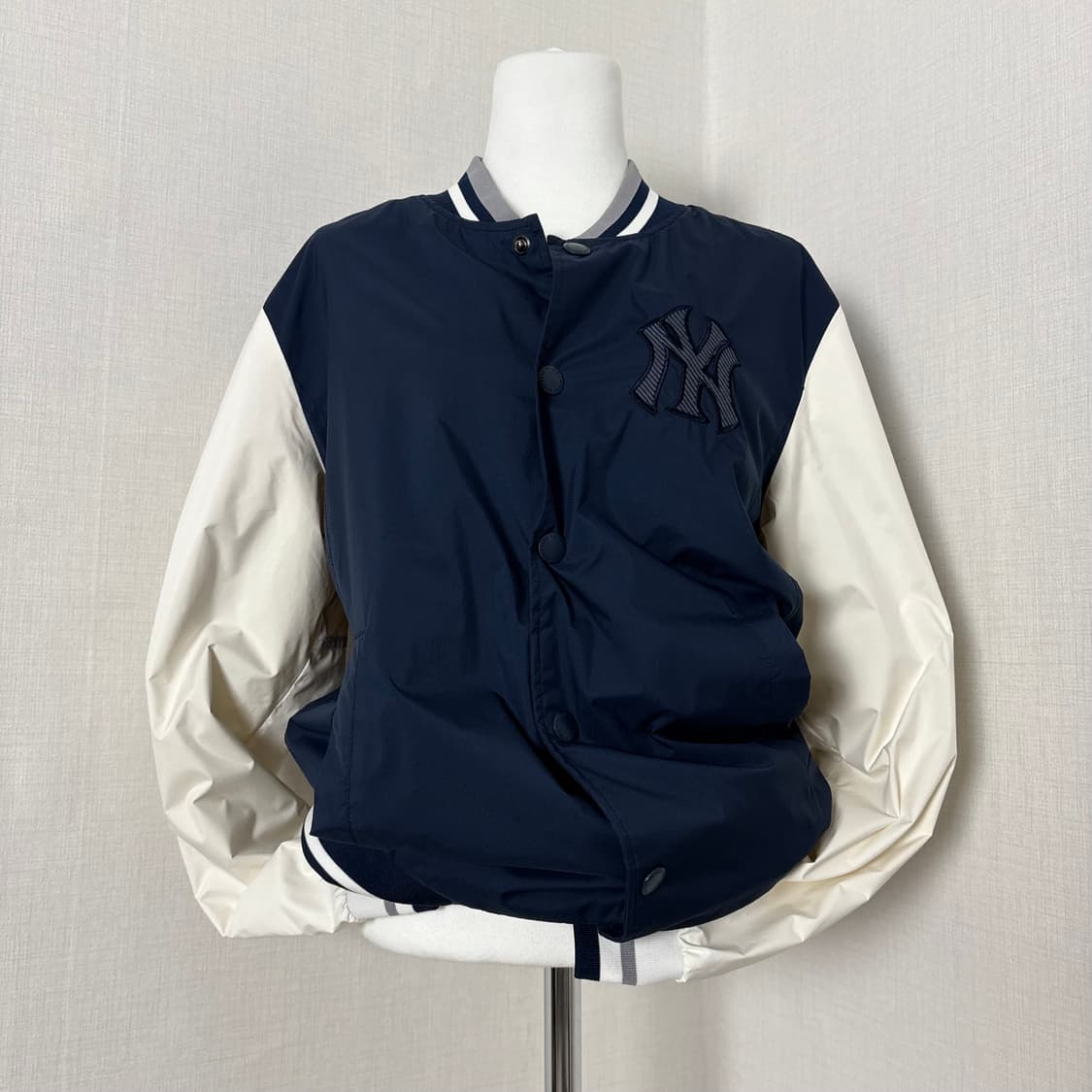 MLB 배색 바람막이 점퍼 상품이미지1