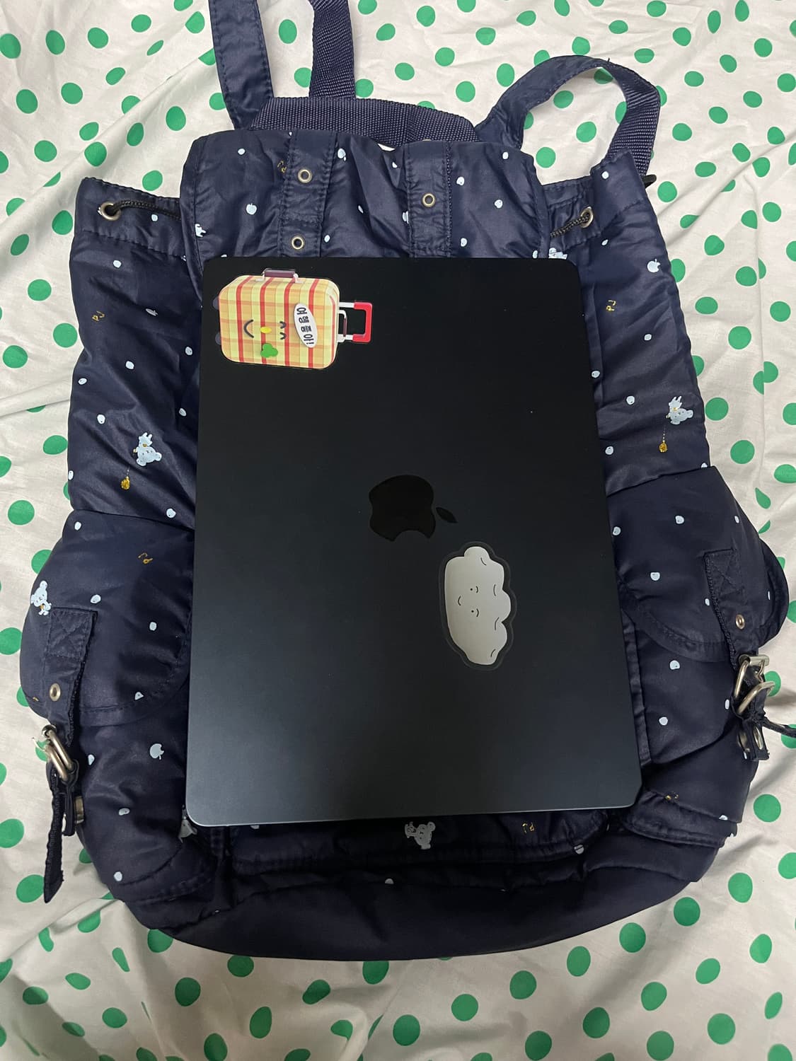 폼포넷 패딩재질 네이비 백팩 🌀 상품이미지7