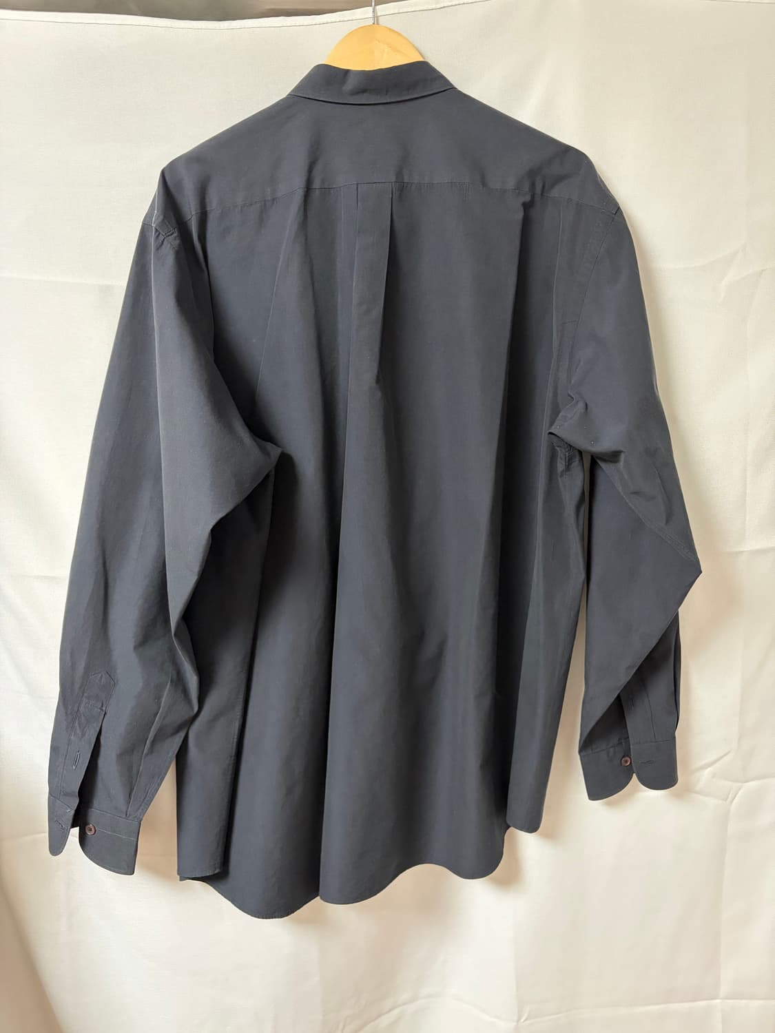 Comoli 네이비셔츠 4사이즈 판매합니다. 상품이미지2