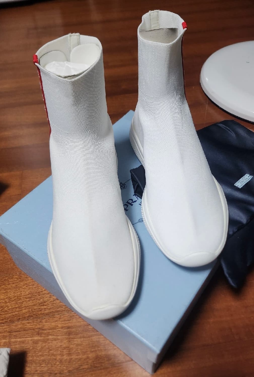 프라다 삭스 스니커즈 상품이미지3