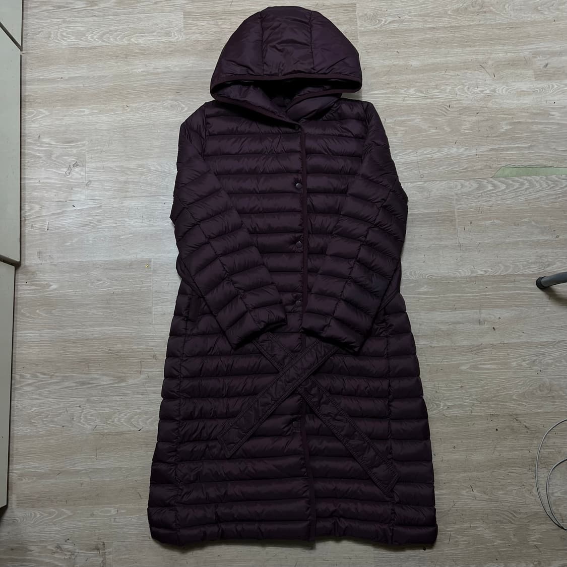 레노마 여성 덕다운 후드 벨티드 경량 롱패딩 [다크 퍼플] 55-66 상품이미지1